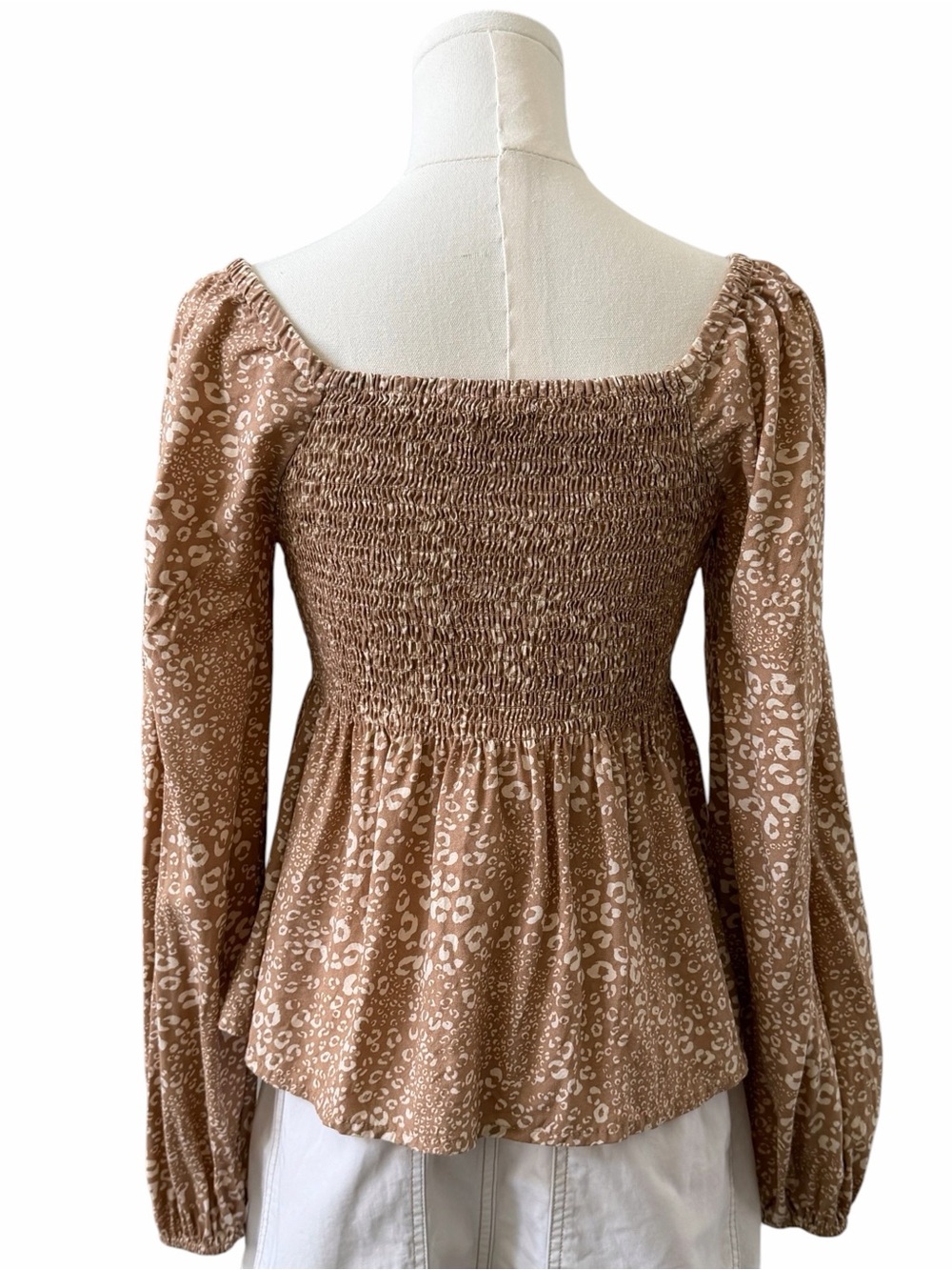 Japna Peplum Blouse Womens Size M Beige Animal Print Boho Smocked Babydoll Top - Picture 4 of 11